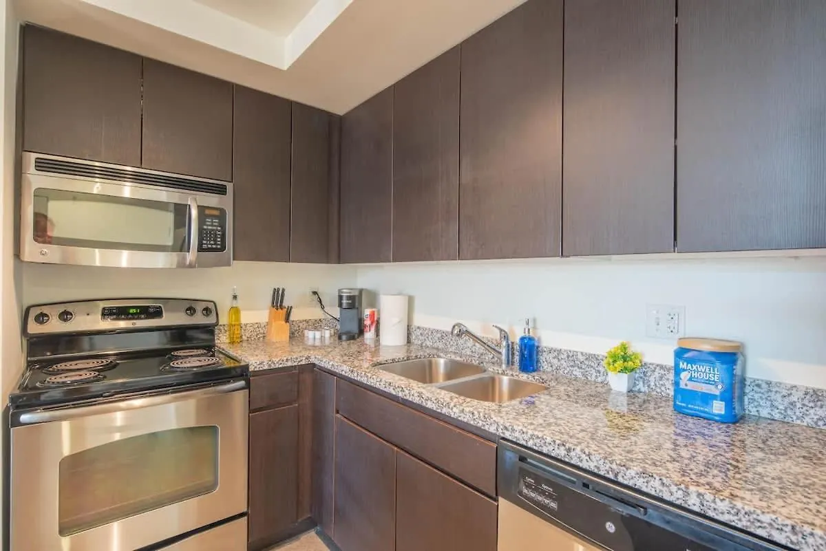Stunning 2Bd - Central Dt- Gym, Pool, Parking Sleep8 Phoenix 0*,