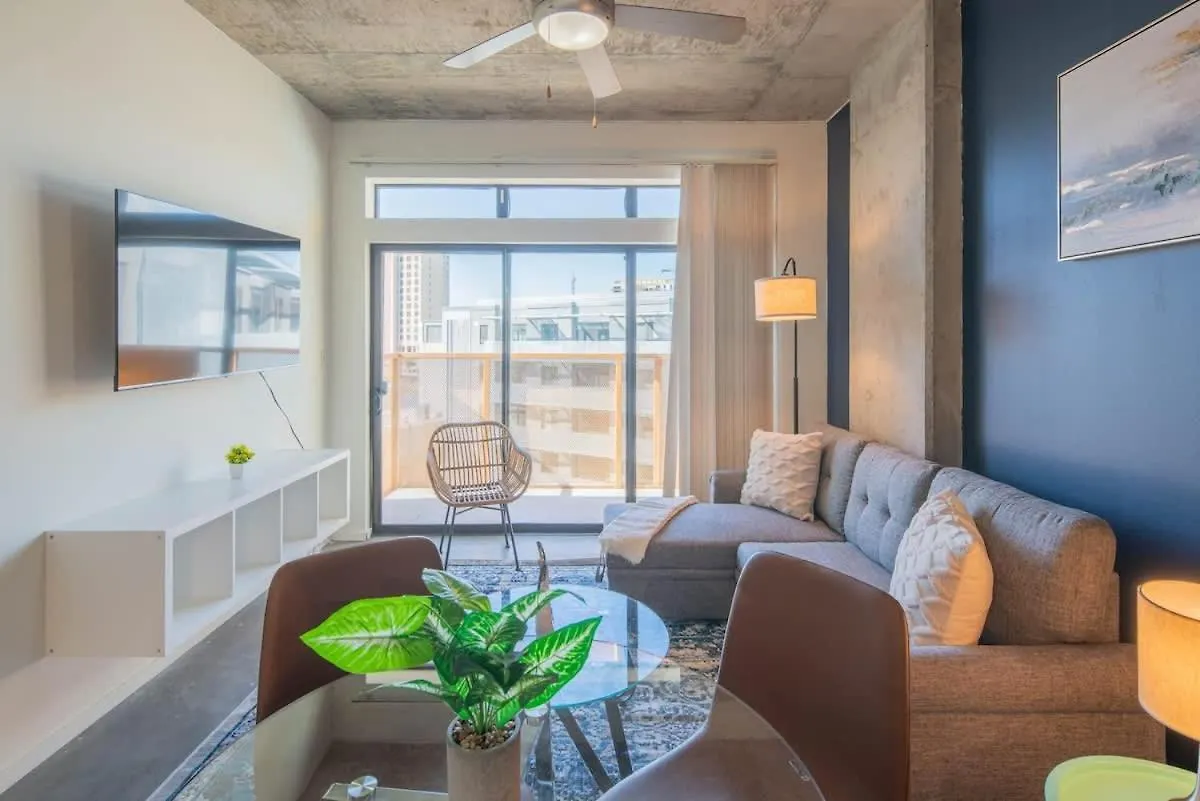 Stunning 2Bd - Central Dt- Gym, Pool, Parking Sleep8 Phoenix