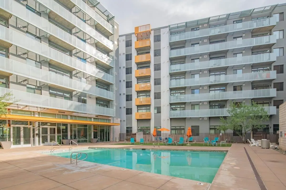 Stunning 2Bd - Central Dt- Gym, Pool, Parking Sleep8 Phoenix United States